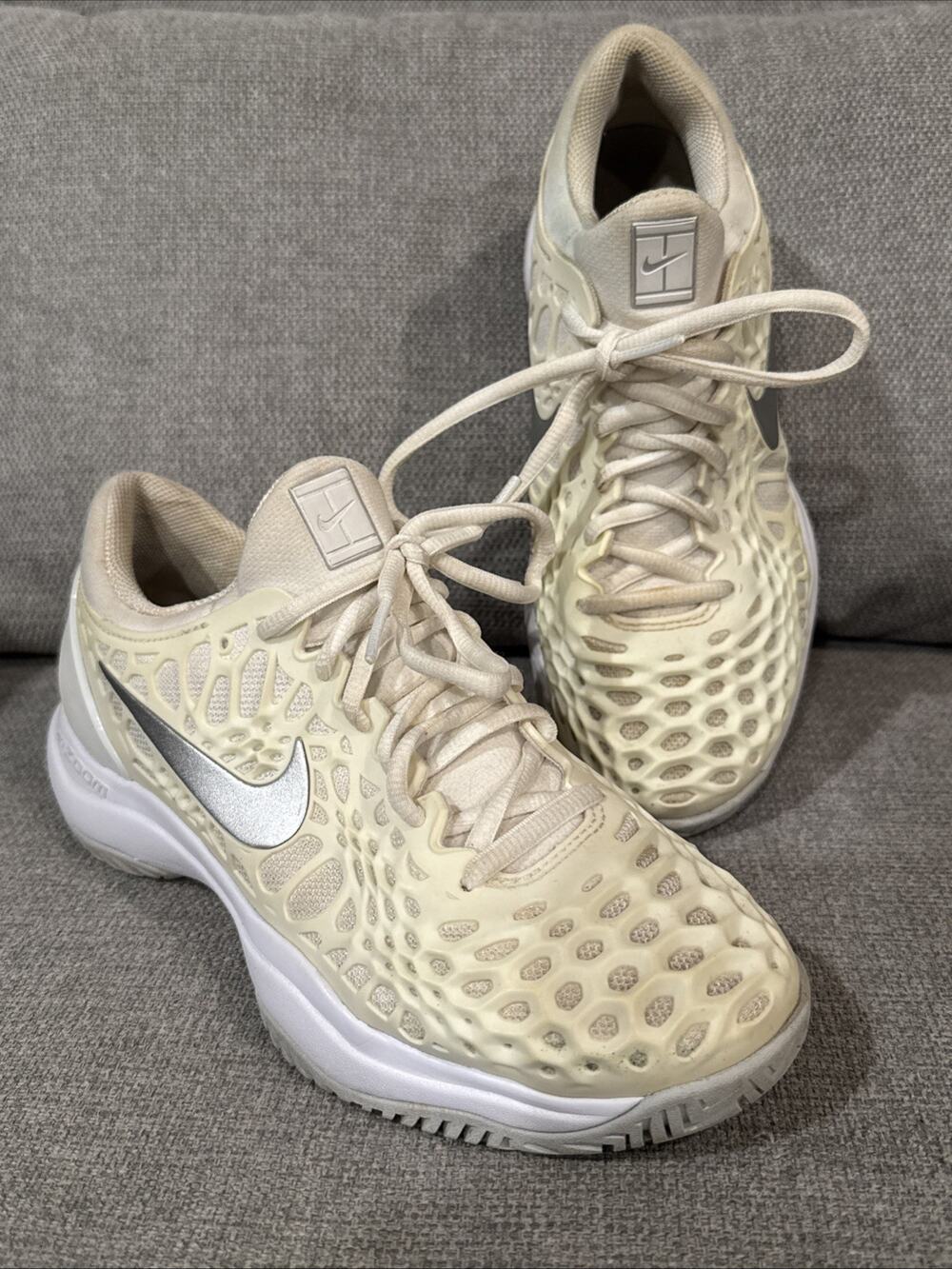 NIKE 'Air Zoom Cage 3' Shoes White Cream Athletic Sneakers 918199-102 Womens 7